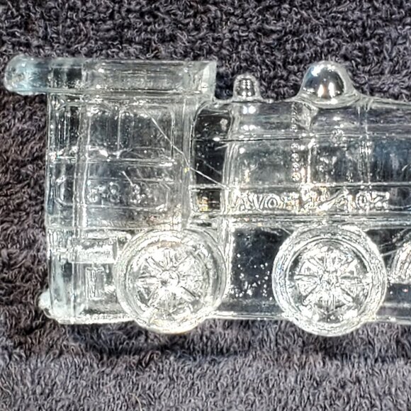 VINTAGE PRESSED GLASS STEAM LOCOMOTIVE CANDY CONTAINER FROM 1927-1929 ERA - Picture 10 of 10